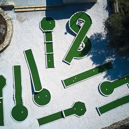 Amaranthus- Private Pool- Jacuzzi- Mini Golf