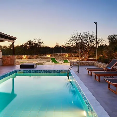 Amaranthus- Private Pool- Jacuzzi- Mini Golf