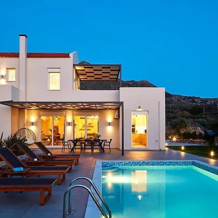 Villa Amaranthus- Private Pool- Jacuzzi- Mini Golf